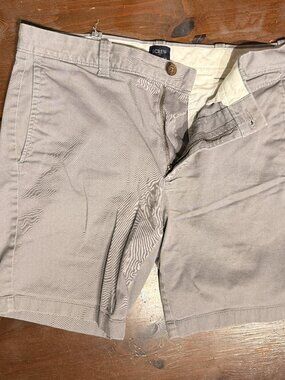 J Crew Mens/Unisex Taupe Shorts Chinos Size 32 9" inseam
